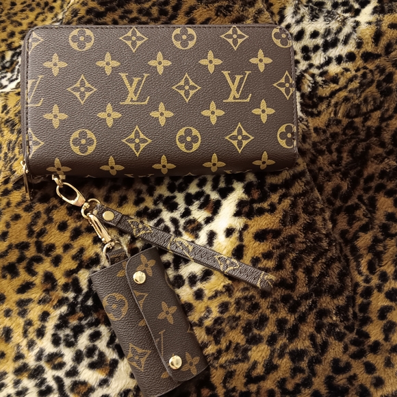 Monogram Designer Inspired Brown Wallet Set - Picture 12 of 14